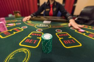 Mastering Online Poker Through Consistent Practice and Better Decision Making